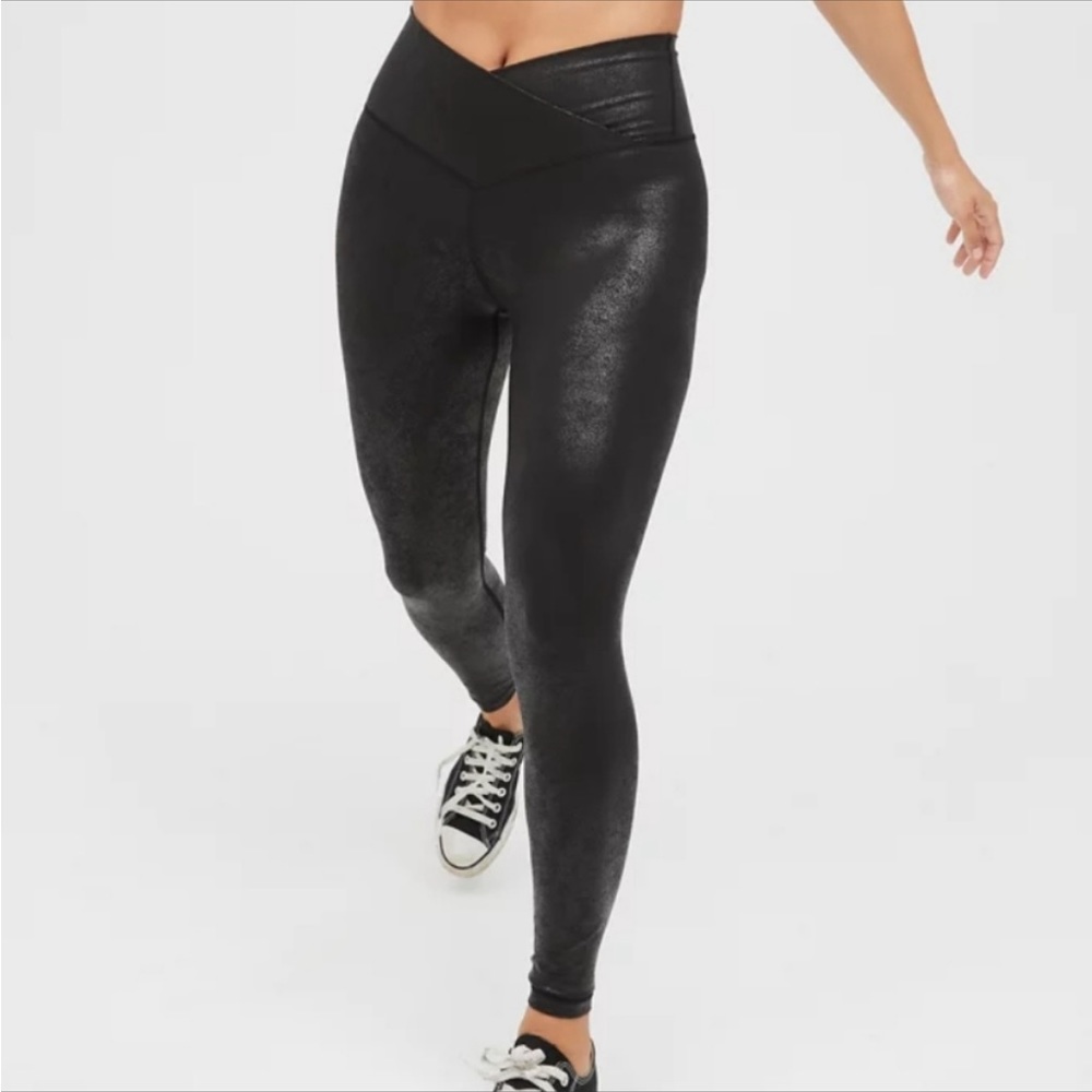 Aerie OFFLINE Womens The Hugger Crossover High Waisted Crackle Legging